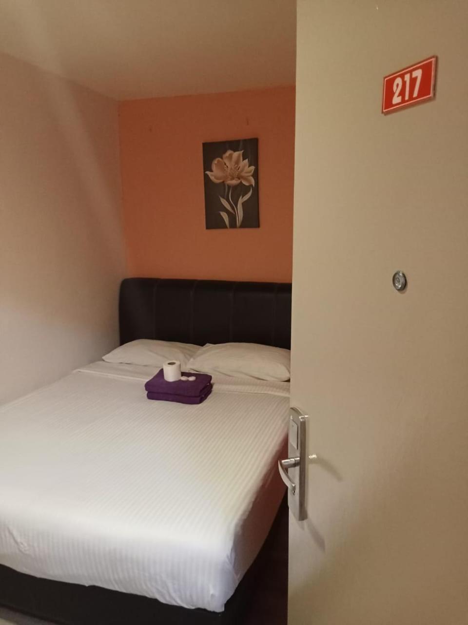 33 Star Hotel By The Awinka Group Of Management Kuala Lumpur Eksteriør billede